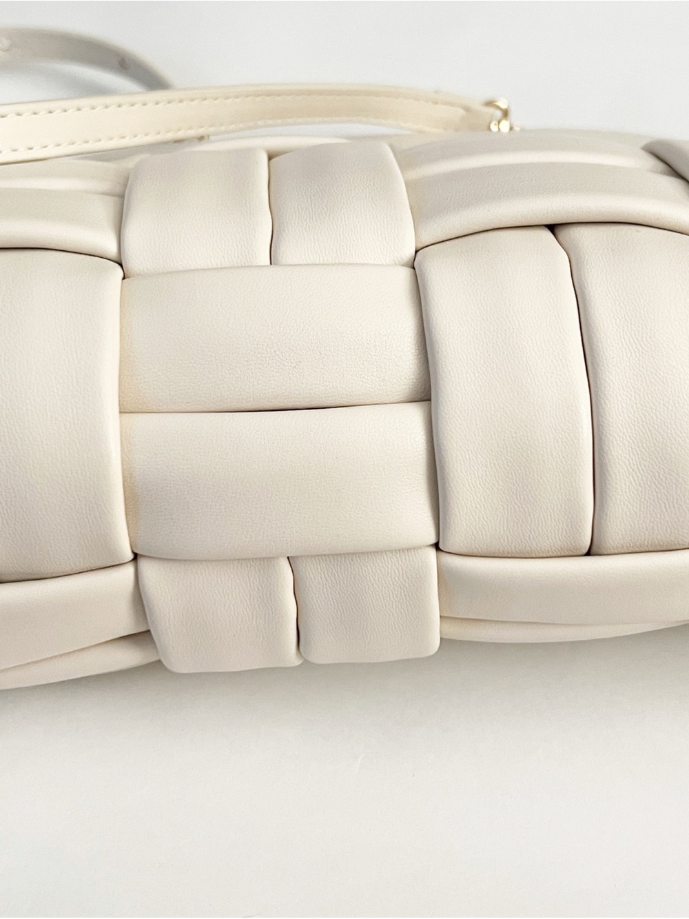 Themoire Tia Woven Clutch/Shoulder Bag in Shell - Picture 12 of 14